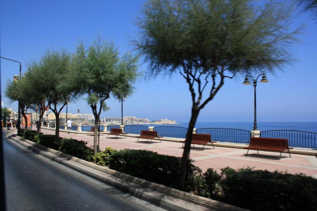 Appartamento Sliema 2Br Great Location With Terrace Esterno foto