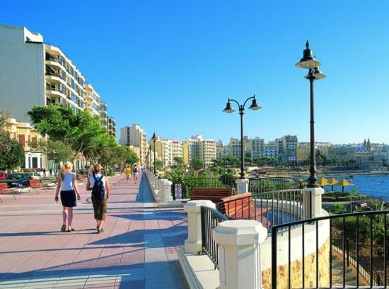 Appartamento Sliema 2Br Great Location With Terrace Esterno foto