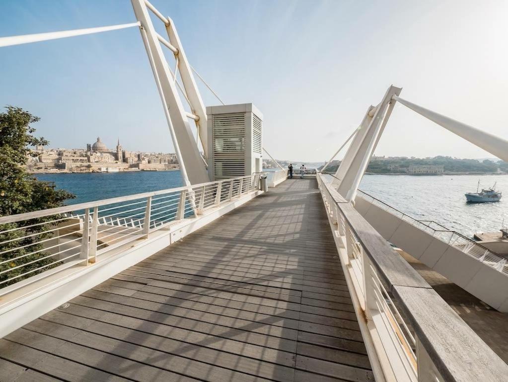 Appartamento Sliema 2Br Great Location With Terrace Esterno foto